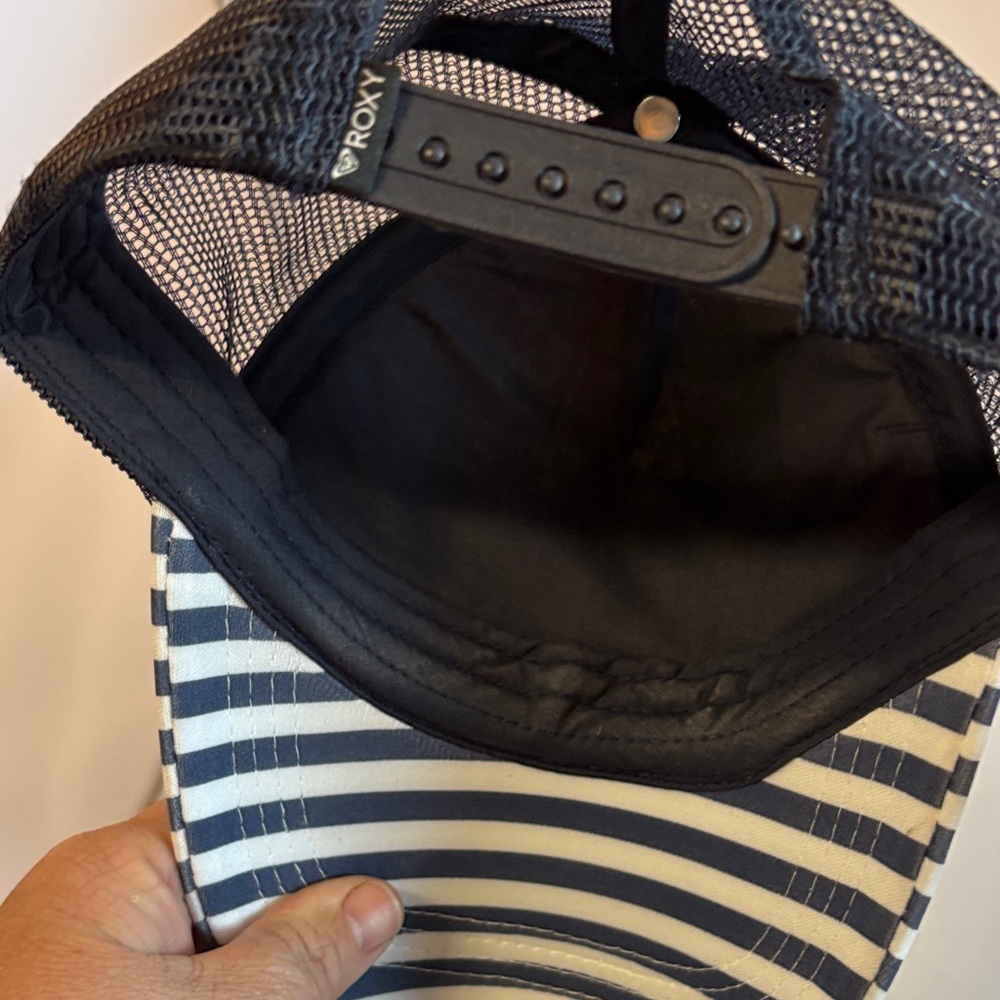 Roxy Navy Blue Trucker Hat with floral and stripes - Picture 3 of 5